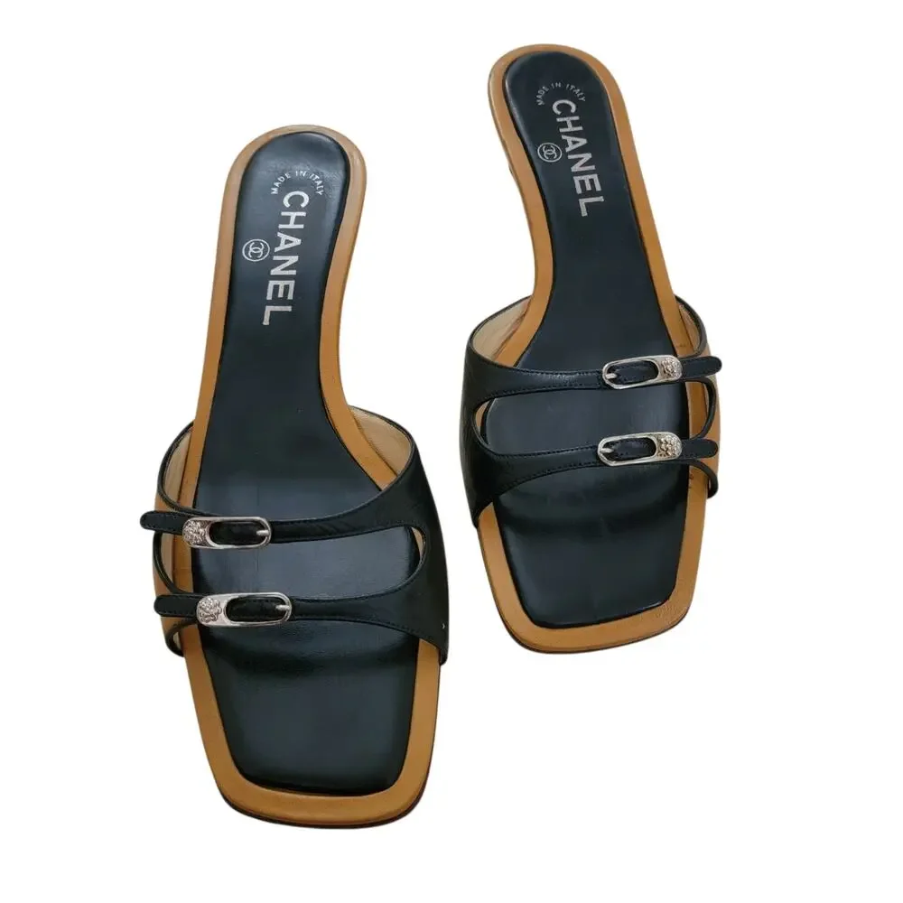 Chanel Vintage Y2K Black Tan Leather Camellia Mules Sandals Kitten Heels 7 37.5 - Picture 3 of 16